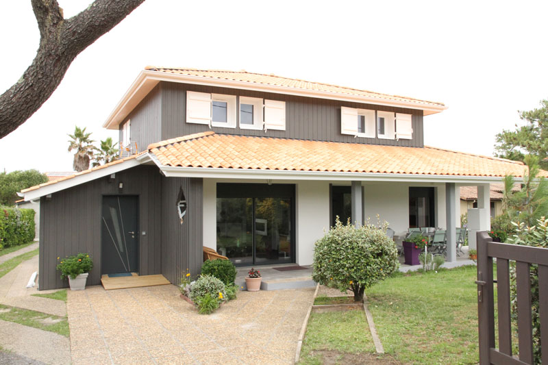 Photo qui montre les finitions extérieures d’une maison construite par Dubourg